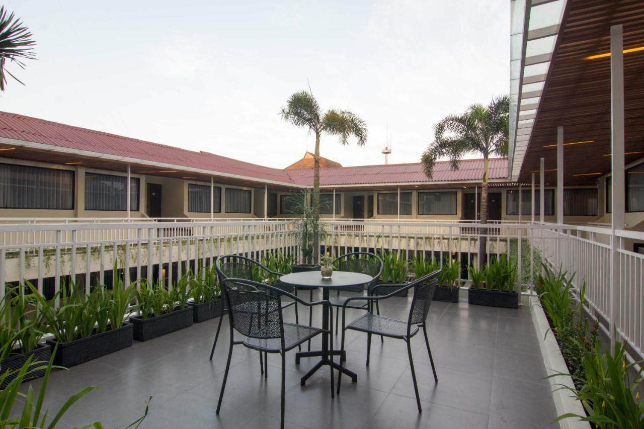 Arkeo Hotel Bandung Exterior photo